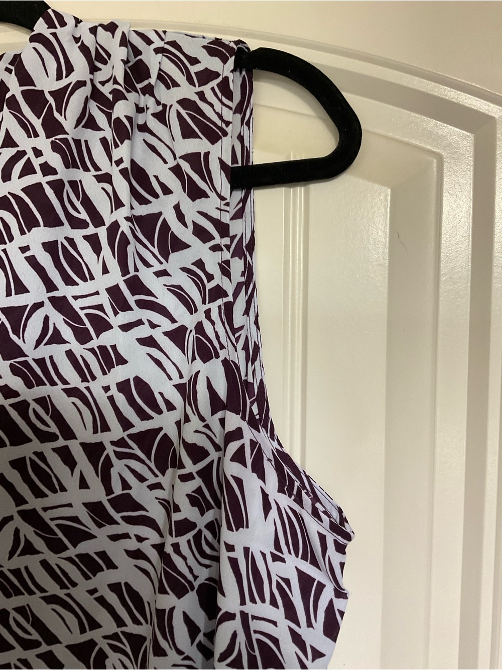 NWT Fortune + Ivy White & Dark Purple Sleeveless V-Neck Size XXL - Picture 3 of 7